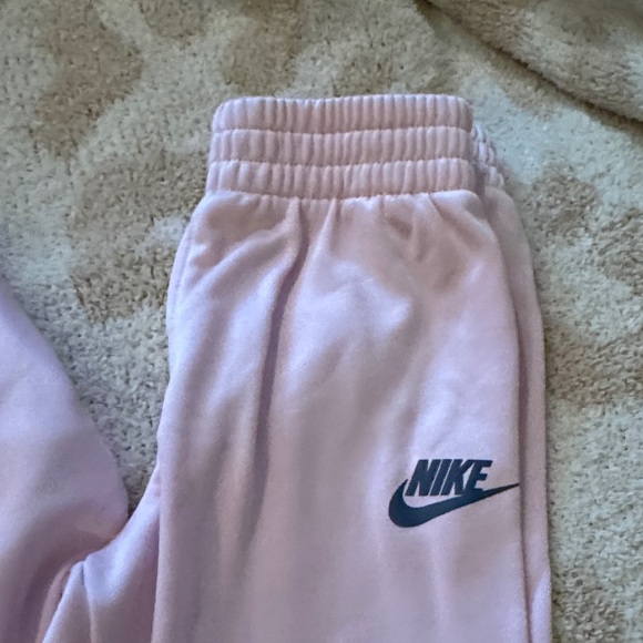 Nike Kids Light Pink Sweatpants & Joggers Set - Picture 4 of 4